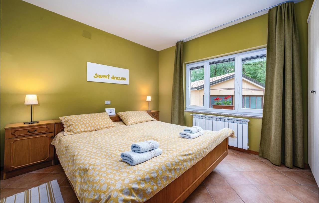 Stunning Apartment In Umag With Wifi Esterno foto