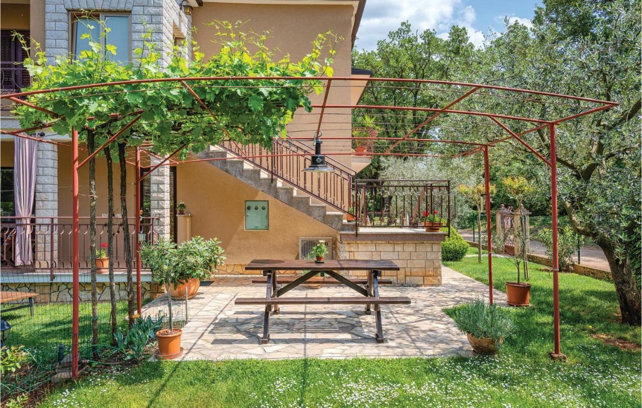 Stunning Apartment In Umag With Wifi Esterno foto