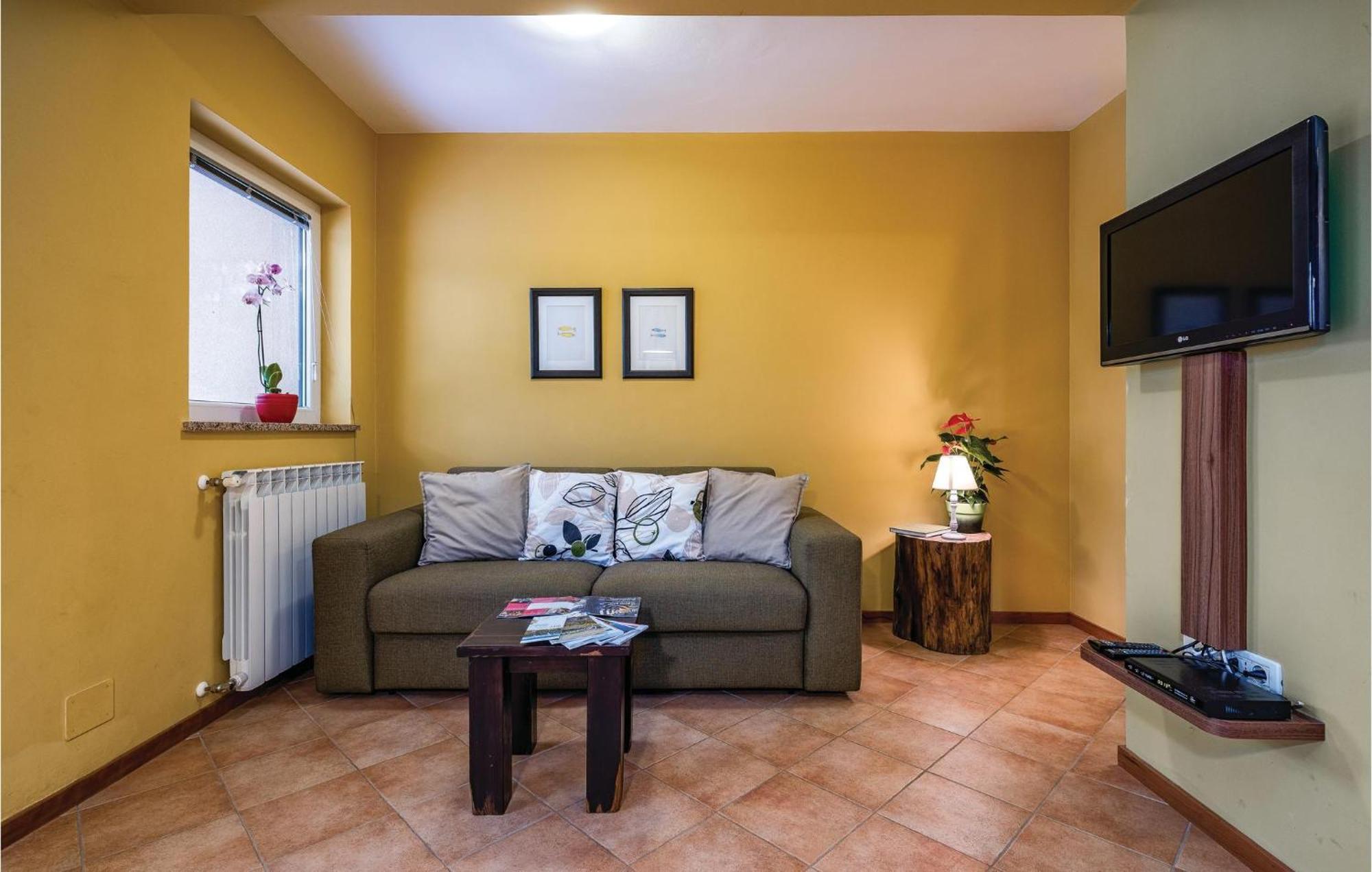 Stunning Apartment In Umag With Wifi Esterno foto