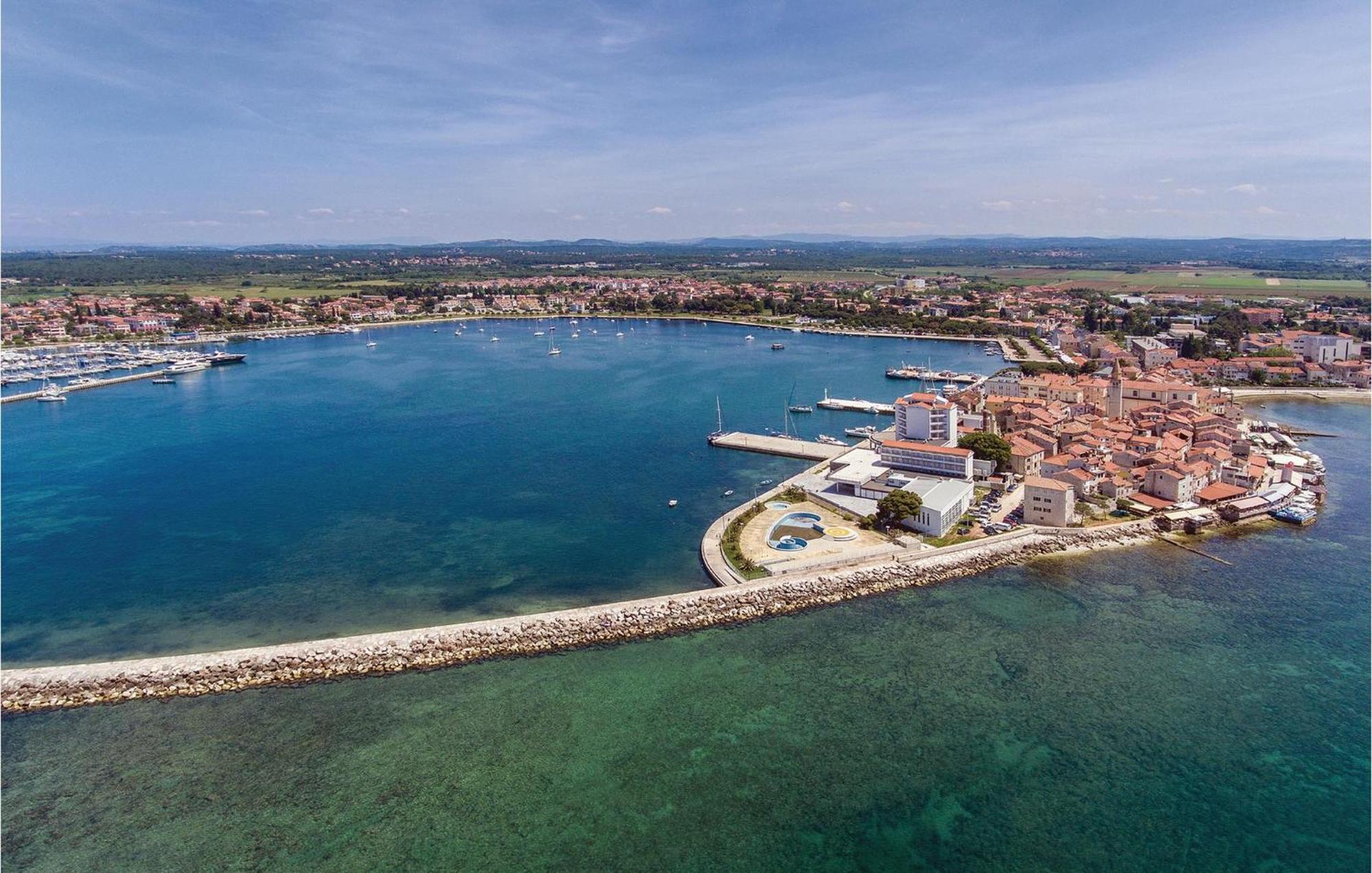 Stunning Apartment In Umag With Wifi Esterno foto